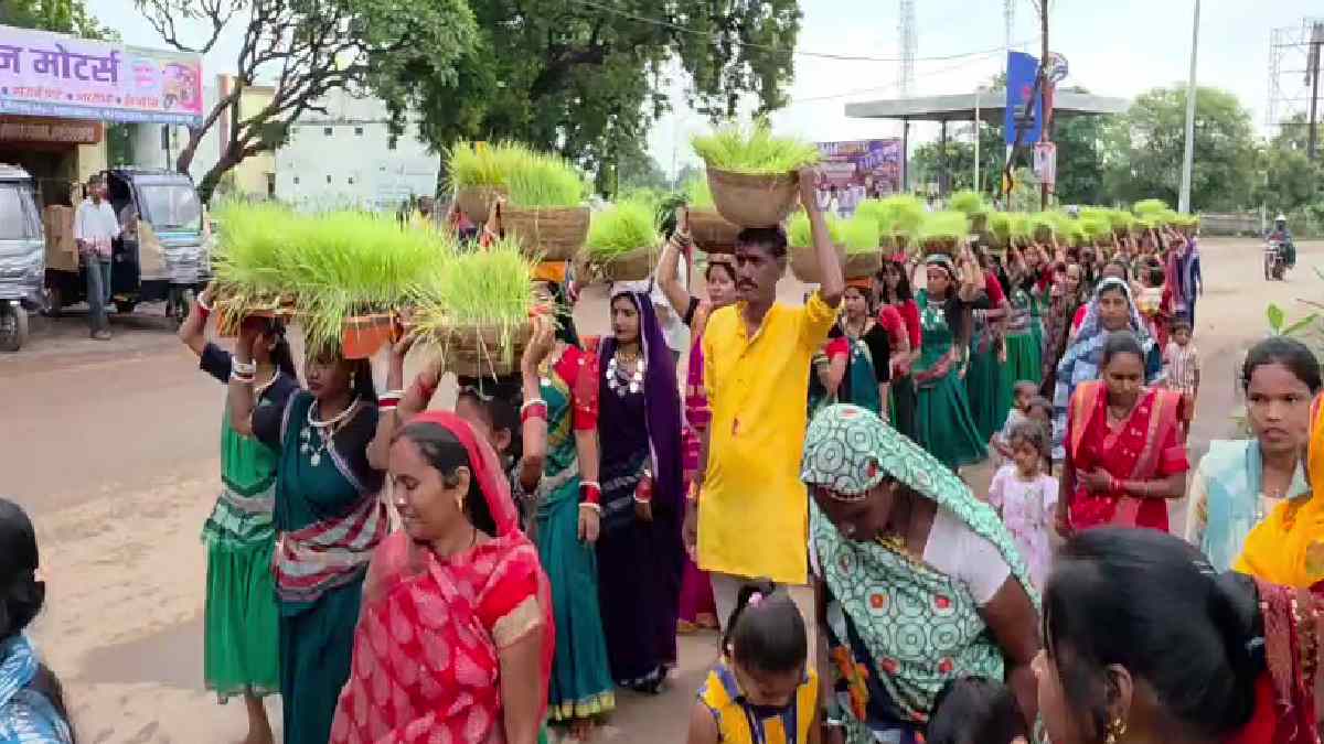 खैरागढ़ में प्रकृति के प्रति आभार: जंवारा कलश लेकर निकलीं मह... - CG Sandesh