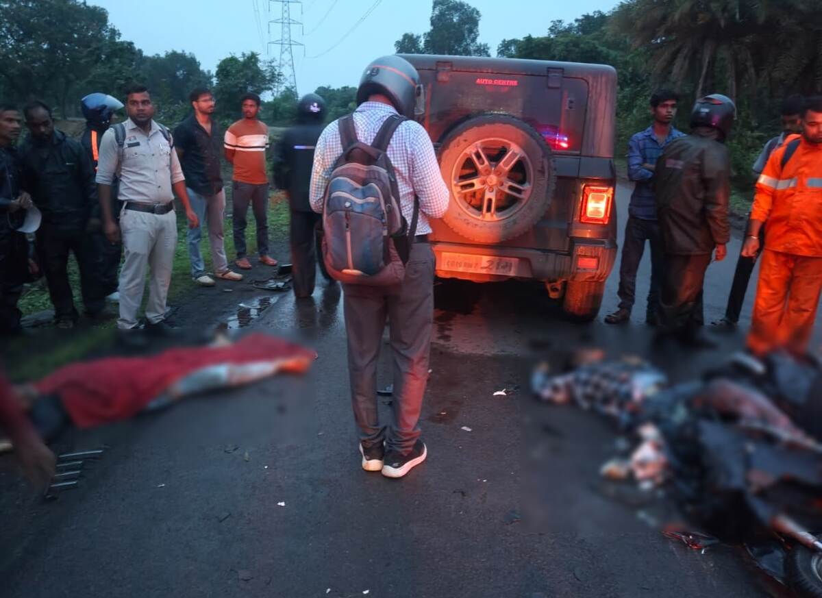 CG : तेज रफ्तार कार की टक्कर से स्कूटी सवार भाई बहन की मौत