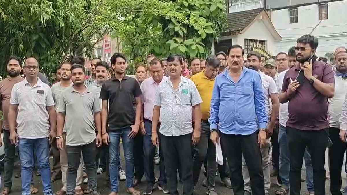 खदान क्षेत्र में गुंडागर्दी का आरोप, ट्रेलर मालिक संघ ने एसएसपी से की शिकायत