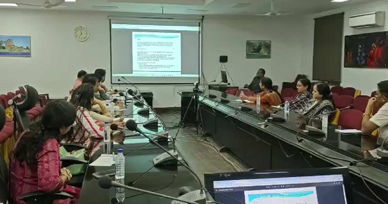 रायगढ़ में ईएलसी नोडल अधिकारियों का एक दिवसीय प्रशिक्षण, युवा मतदाताओं को जागरूक करने पर जोर