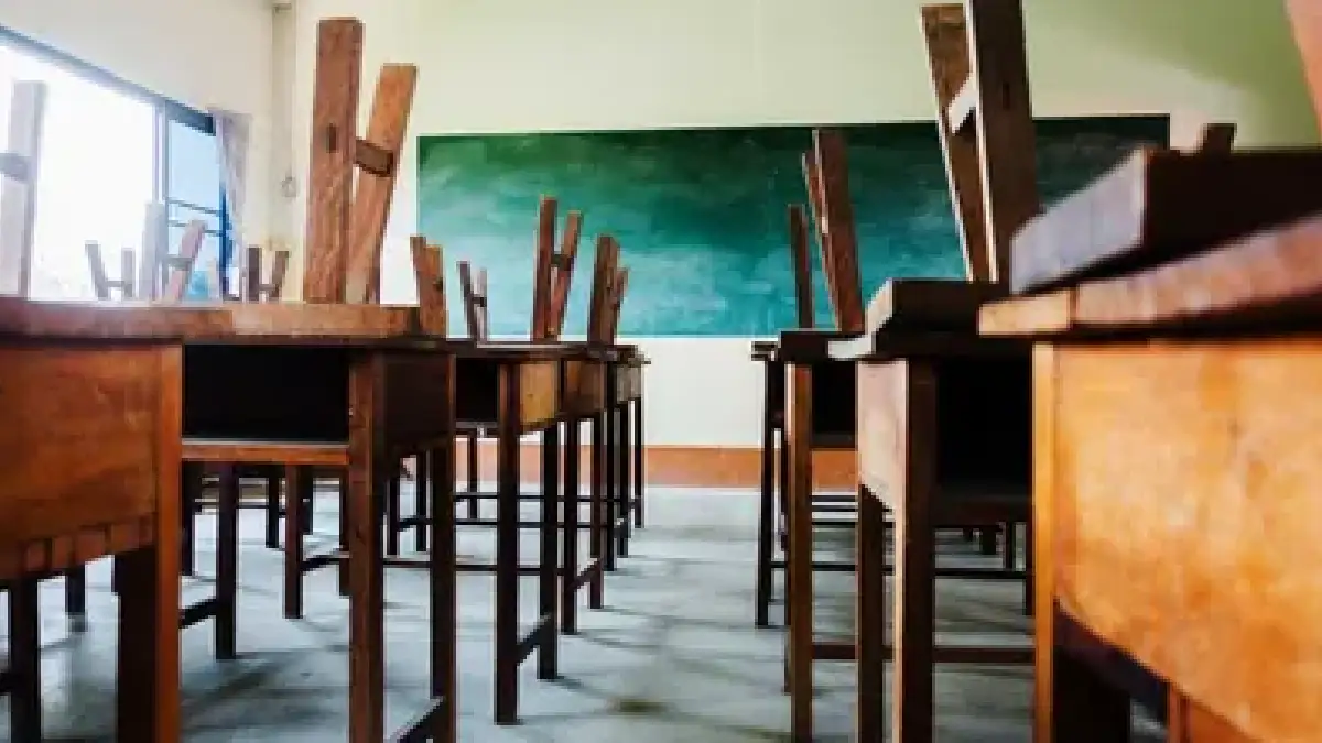 छत्तीसगढ़ के सरकारी स्कूलों में अब यूट्यूबरों की एंट्री पर पाबंदी, बच्चों की सुरक्षा या अव्यवस्था छुपाने की कोशिश?
