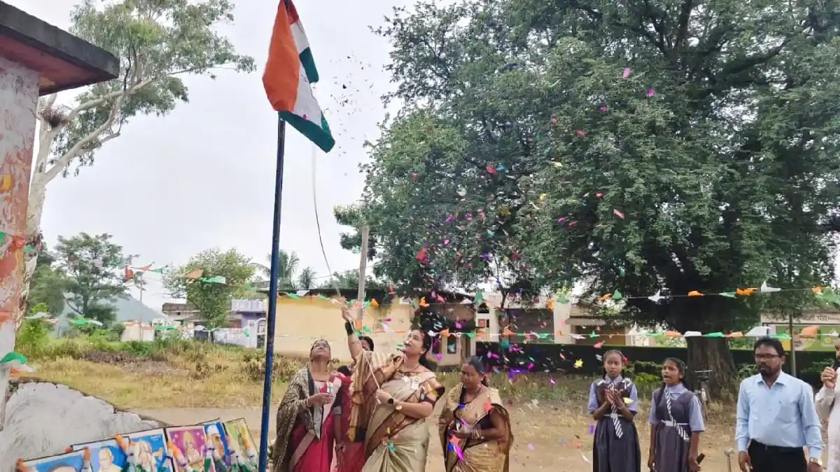 सरायपाली : चिवराकुटा शासकीय उच्च प्राथमिक शाला में हर्षोल्लास से मनाया गया स्वतंत्रता दिवस