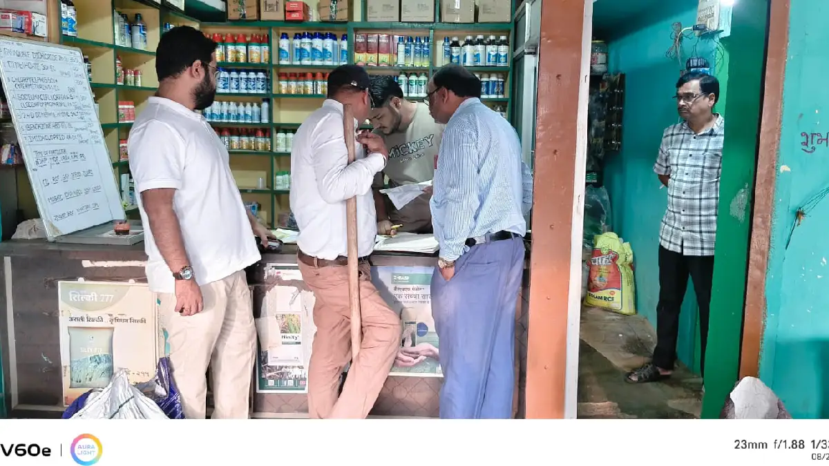 सरायपाली विकासखण्ड अंतर्गत 07 कृषि केन्द्रों को अनियमितता बरतने पर नोटिस जारी