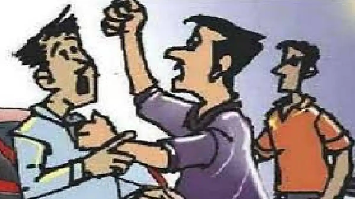 महासमुंद : कार चालक को हार्न बजाने पर गाली गौच कर मारपीट.