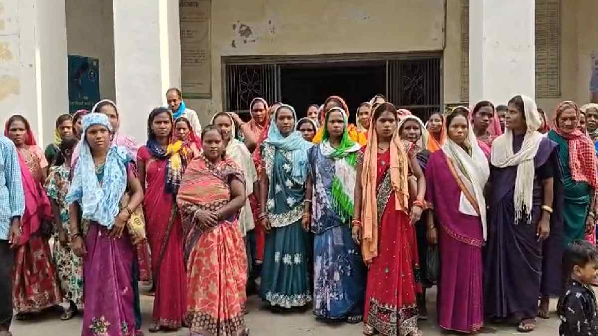 रायगढ़ : शराबबंदी की मांग को लेकर कलेक्टर-एसपी से मिले ग्राम... - CG Sandesh