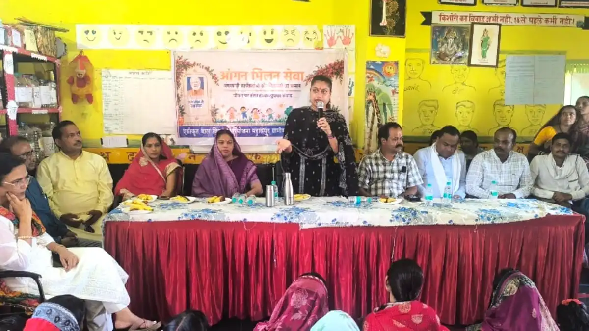 महासमुंद : सेवा संकल्प अभियान के तहत आंगनबाड़ी केंद्र बिरकोनी... - CG Sandesh