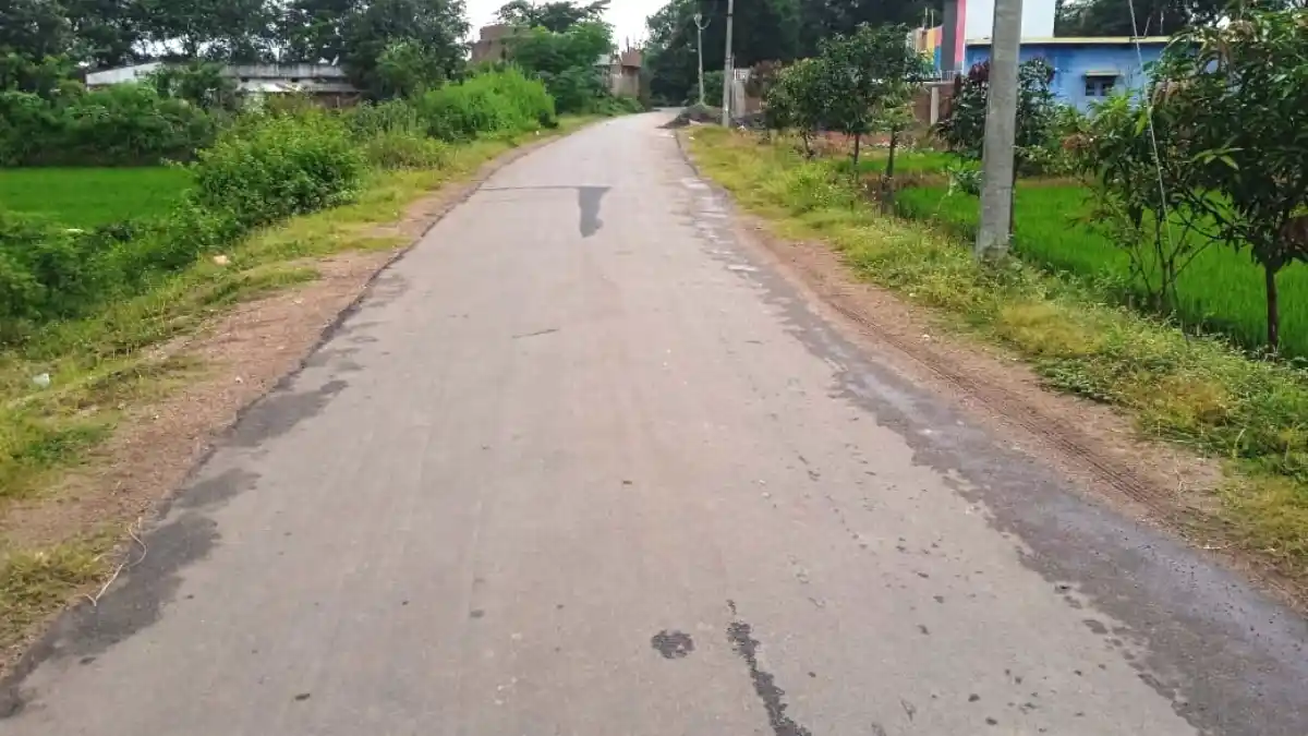 बसना : गेर्राभांठा-खटखटी सड़क बनी तो गांवों की राह हुई आसान - CG Sandesh